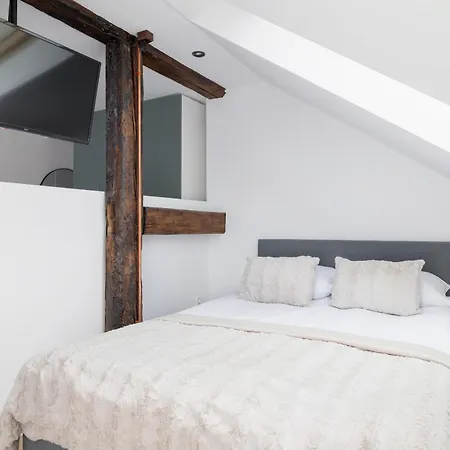 Wyjatkowe Z Klimatyzacja Dla Pary W Gliwicach By Renters *